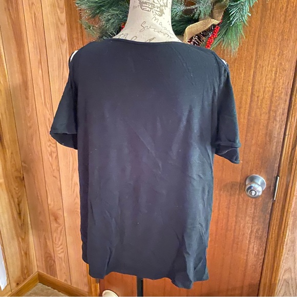 Cold shoulder flutter sleeve tee - Picture 3 of 5